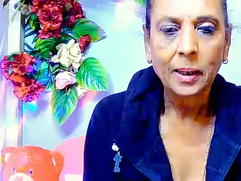 Snapshot of Hot_queen58 chatting on 06/06/26, 05:34 Hot queen58 online show from 06/06/26, 05:34