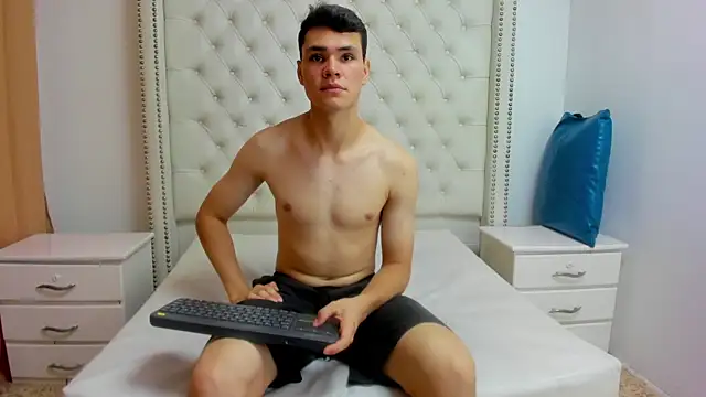 ZANE EVANS online show from 07/27/26, 12:45