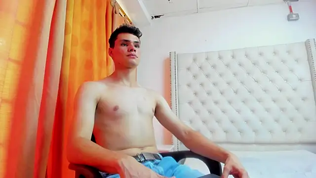 ZANE EVANS online show from 07/28/26, 04:39