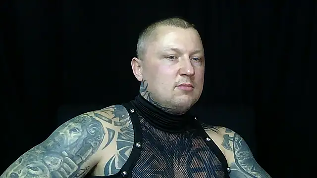 Snapshot of devilWithTats chatting on 03/21/26, 08:19 devilWithTats online show from 03/21/26, 08:19