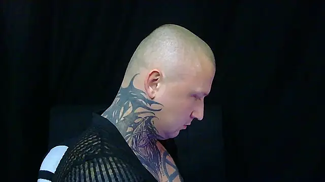 Snapshot of devilWithTats chatting on 04/14/26, 12:00 devilWithTats online show from 04/14/26, 12:00