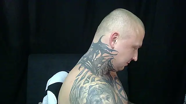 Snapshot of devilWithTats chatting on 04/16/26, 12:06 devilWithTats online show from 04/16/26, 12:06