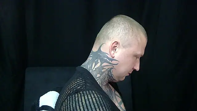 Snapshot of devilWithTats chatting on 04/22/26, 10:06 devilWithTats online show from 04/22/26, 10:06