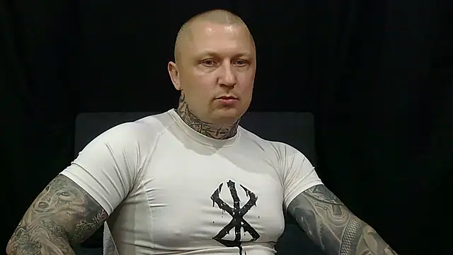 Snapshot of devilWithTats chatting on 05/26/26, 11:28 devilWithTats online show from 05/26/26, 11:28