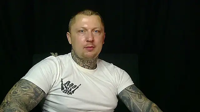 Snapshot of devilWithTats chatting on 06/13/26, 02:15 devilWithTats online show from 06/13/26, 02:15