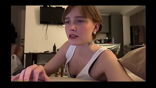 Lolatatee online show from 06/25/26, 07:40
