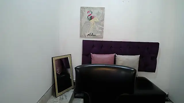 Snapshot of TomBoy_Natali chatting on 03/03/26, 12:00 TomBoy Natali online show from 03/03/26, 12:00