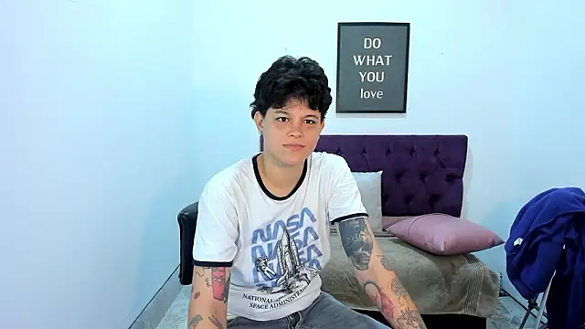 Snapshot of TomBoy_Natali chatting on 03/19/26, 12:09 TomBoy Natali online show from 03/19/26, 12:09