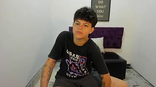 Snapshot of TomBoy_Natali chatting on 06/17/26, 11:12 TomBoy Natali online show from 06/17/26, 11:12