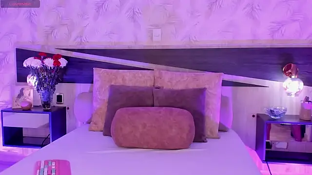 Natalia Cruzz online show from 07/25/26, 10:35