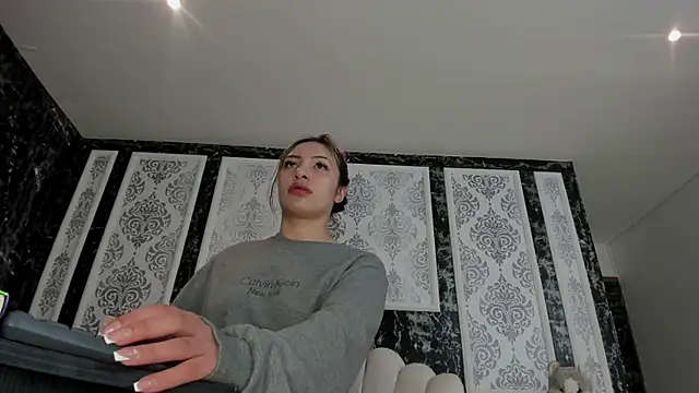 Snapshot of AngelinaAustin chatting on 04/30/26, 01:06 AngelinaAustin online show from 04/30/26, 01:06