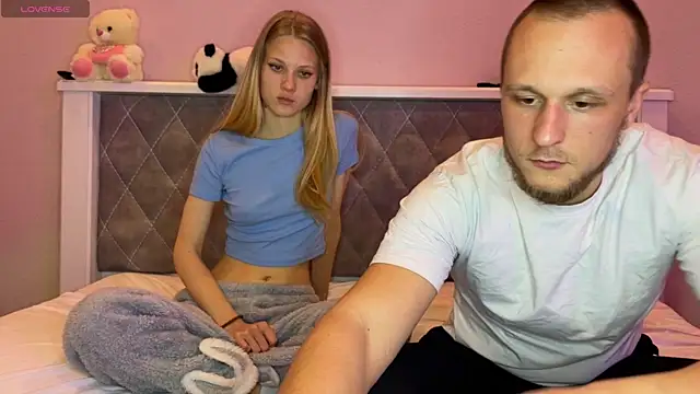 Snapshot of lion_and_kittyy chatting on 04/09/26, 04:12 lion and kittyy online show from 04/09/26, 04:12