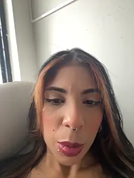 Snapshot of VioletaHills_ chatting on 03/11/26, 12:11 VioletaHills online show from 03/11/26, 12:11