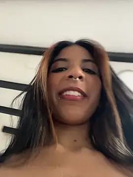 Snapshot of VioletaHills_ chatting on 04/15/26, 07:58 VioletaHills online show from 04/15/26, 07:58