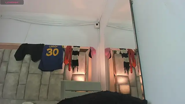 Titan Moreno  online show from 07/07/26, 06:47