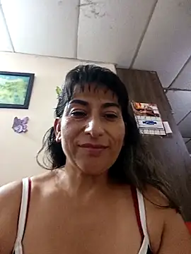 Snapshot of Lucia_Rios chatting on 04/16/26, 12:00 Lucia Rios online show from 04/16/26, 12:00