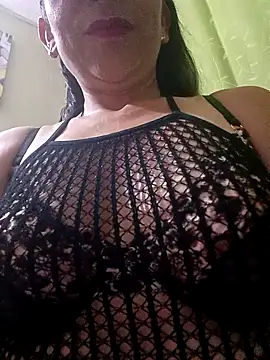 Snapshot of Lucia_Rios chatting on 04/16/26, 11:51 Lucia Rios online show from 04/16/26, 11:51