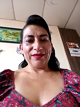 Snapshot of Lucia_Rios chatting on 04/20/26, 10:00 Lucia Rios online show from 04/20/26, 10:00