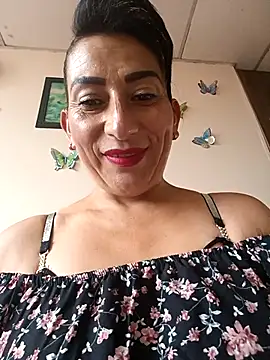 Snapshot of Lucia_Rios chatting on 04/23/26, 09:39 Lucia Rios online show from 04/23/26, 09:39