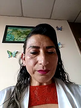 Snapshot of Lucia_Rios chatting on 04/24/26, 10:34 Lucia Rios online show from 04/24/26, 10:34