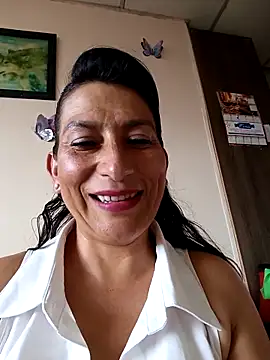 Snapshot of Lucia_Rios chatting on 05/04/26, 09:22 Lucia Rios online show from 05/04/26, 09:22