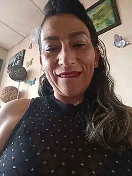 Snapshot of Lucia_Rios chatting on 06/05/26, 10:37 Lucia Rios online show from 06/05/26, 10:37