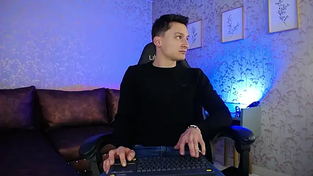 Snapshot of DIEGO_JONES chatting on 03/19/26, 01:26 DIEGO JONES online show from 03/19/26, 01:26