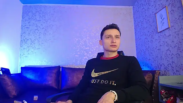 Snapshot of DIEGO_JONES chatting on 03/25/26, 01:06 DIEGO JONES online show from 03/25/26, 01:06