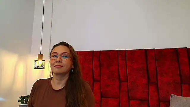 Snapshot of _Monaliza_ chatting on 05/16/26, 12:15 Monaliza online show from 05/16/26, 12:15