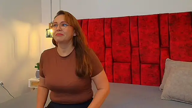 Snapshot of _Monaliza_ chatting on 05/25/26, 12:33 Monaliza online show from 05/25/26, 12:33