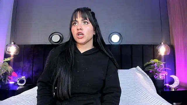 Snapshot of alejandra__garcia chatting on 03/18/26, 03:31 alejandra garcia online show from 03/18/26, 03:31