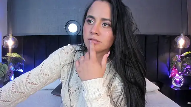 Snapshot of alejandra__garcia chatting on 04/05/26, 09:01 alejandra garcia online show from 04/05/26, 09:01