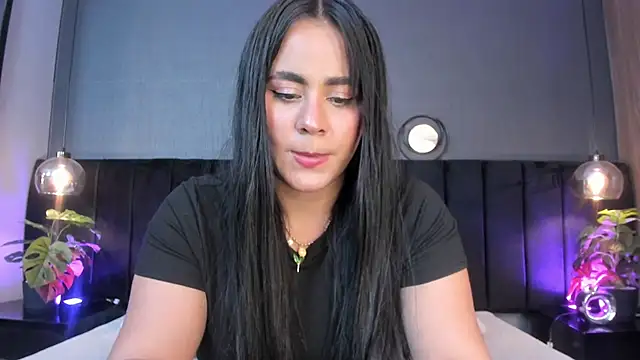 Snapshot of alejandra__garcia chatting on 04/08/26, 03:17 alejandra garcia online show from 04/08/26, 03:17
