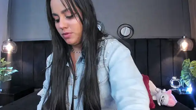 Snapshot of alejandra__garcia chatting on 05/13/26, 03:26 alejandra garcia online show from 05/13/26, 03:26