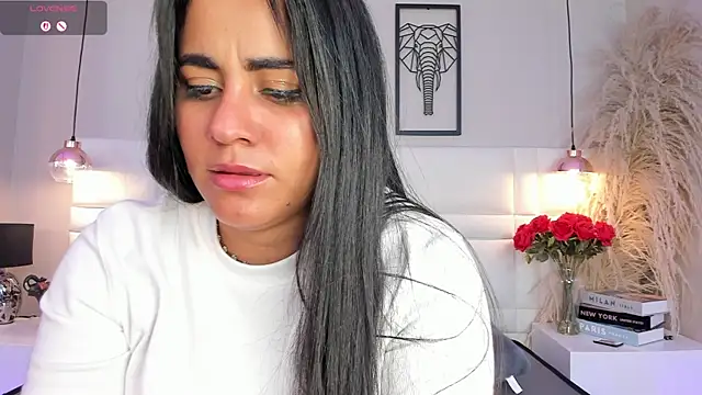 Snapshot of alejandra__garcia chatting on 05/17/26, 09:00 alejandra garcia online show from 05/17/26, 09:00