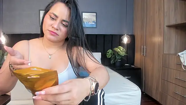 alejandra  garcia online show from 07/10/26, 03:22