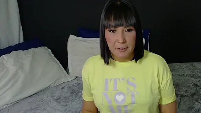Snapshot of Valeriaa_cruz chatting on 03/13/26, 12:34 Valeriaa cruz online show from 03/13/26, 12:34