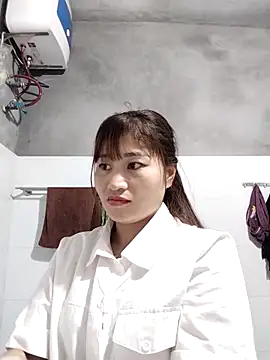 Snapshot of Lilinn_ chatting on 03/08/26, 05:44 Lilinn online show from 03/08/26, 05:44