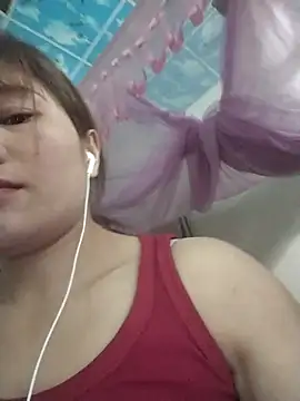 Snapshot of Lilinn_ chatting on 03/18/26, 12:08 Lilinn online show from 03/18/26, 12:08