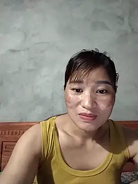 Snapshot of Lilinn_ chatting on 04/04/26, 12:46 Lilinn online show from 04/04/26, 12:46