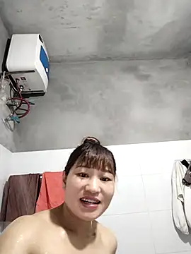 Snapshot of Lilinn_ chatting on 04/10/26, 12:21 Lilinn online show from 04/10/26, 12:21