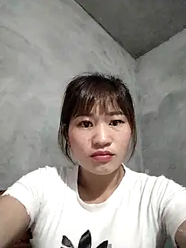 Snapshot of Lilinn_ chatting on 04/12/26, 09:31 Lilinn online show from 04/12/26, 09:31