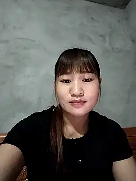 Snapshot of Lilinn_ chatting on 04/16/26, 10:23 Lilinn online show from 04/16/26, 10:23