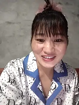 Snapshot of Lilinn_ chatting on 04/23/26, 12:29 Lilinn online show from 04/23/26, 12:29