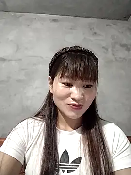 Snapshot of Lilinn_ chatting on 04/28/26, 12:53 Lilinn online show from 04/28/26, 12:53
