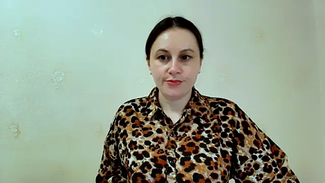 Snapshot of Inessa_beauty chatting on 03/28/26, 03:55 Inessa beauty online show from 03/28/26, 03:55