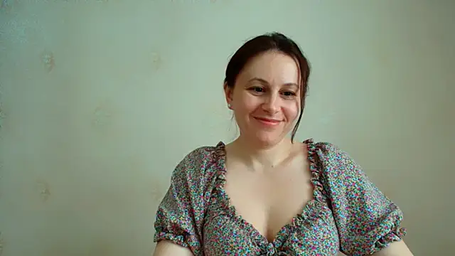 Snapshot of Inessa_beauty chatting on 05/04/26, 12:01 Inessa beauty online show from 05/04/26, 12:01