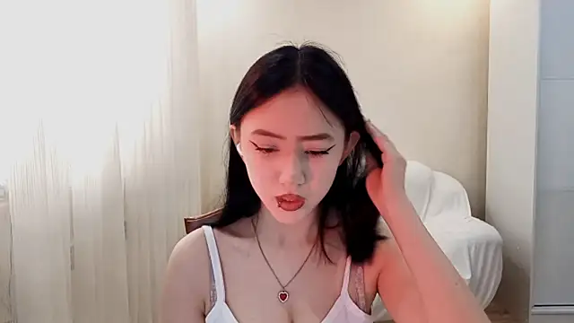 Snapshot of SolvedGlobe chatting on 06/02/26, 01:02 SolvedGlobe online show from 06/02/26, 01:02
