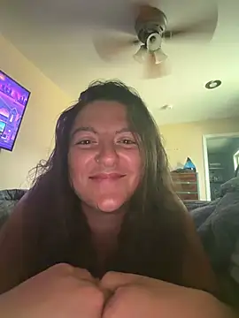 Snapshot of gslizzy chatting on 06/05/26, 02:56 gslizzy online show from 06/05/26, 02:56