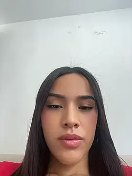 Mia-villalobos online show from 07/04/26, 05:19